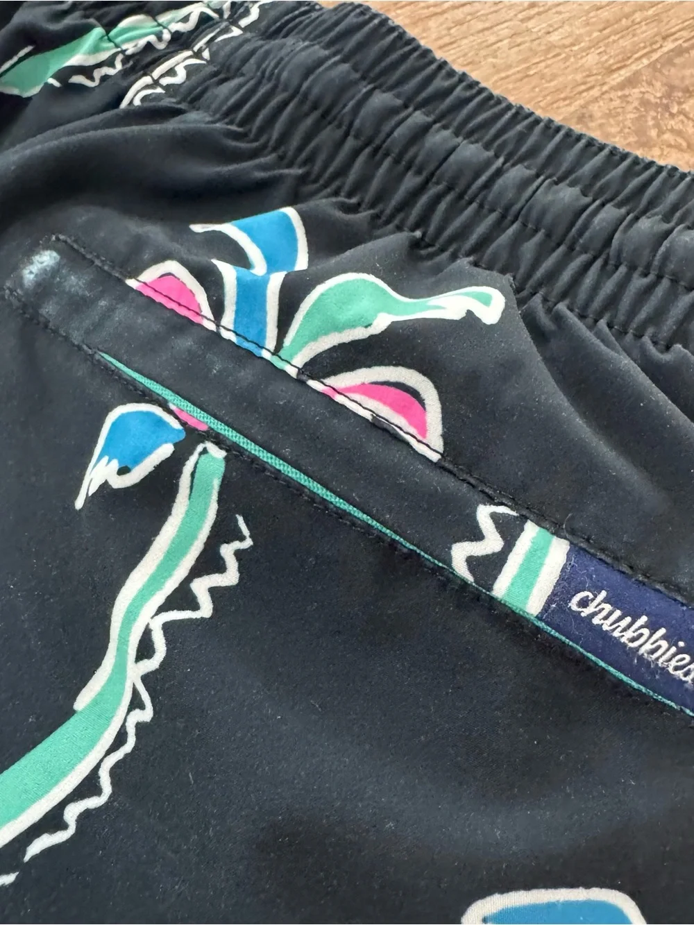 chubbies Black Classic Swim Trunks with Teal Pink and Blue Palm Print YM (10/12)
